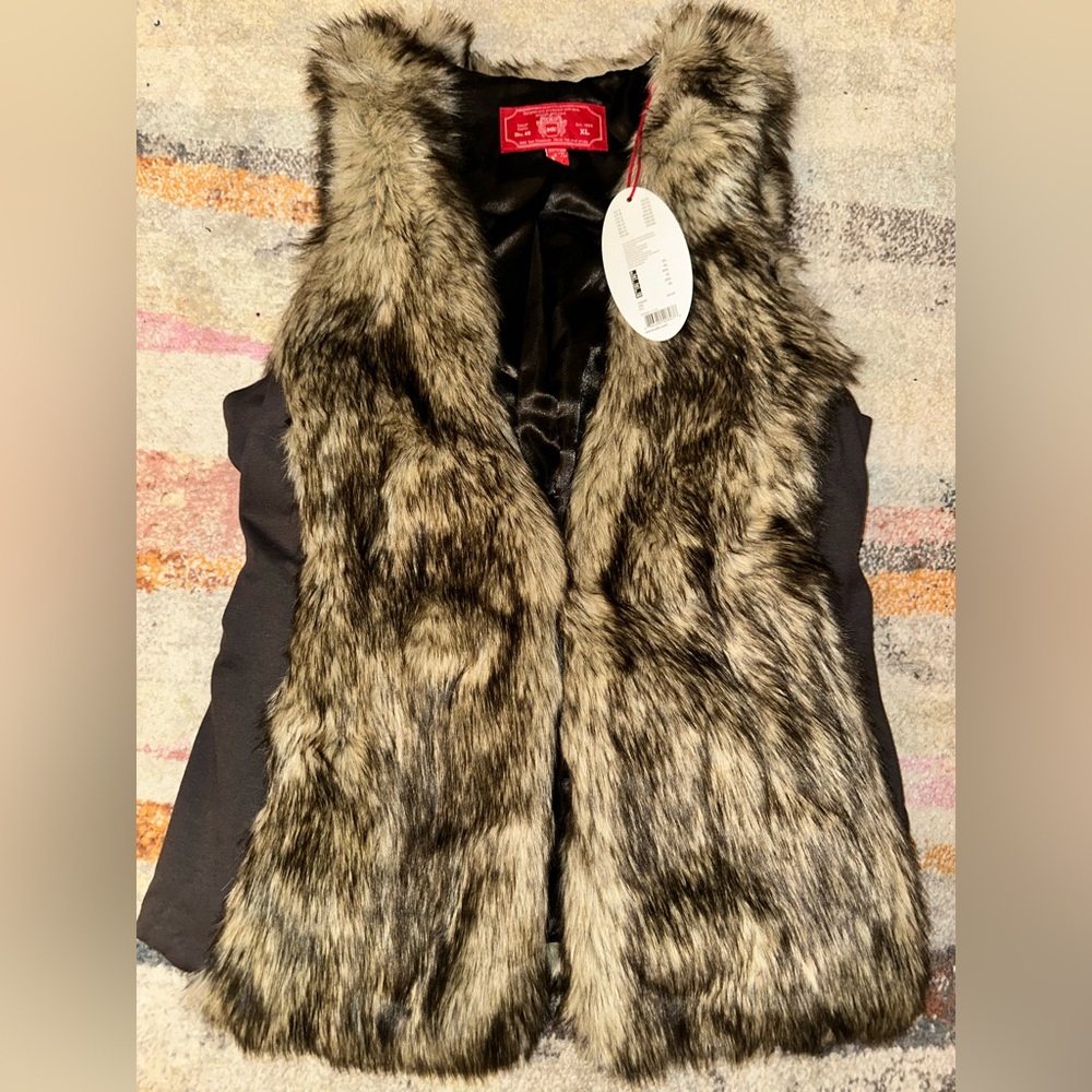 NWT - EDC by Esprit faux fur vest - Size XL